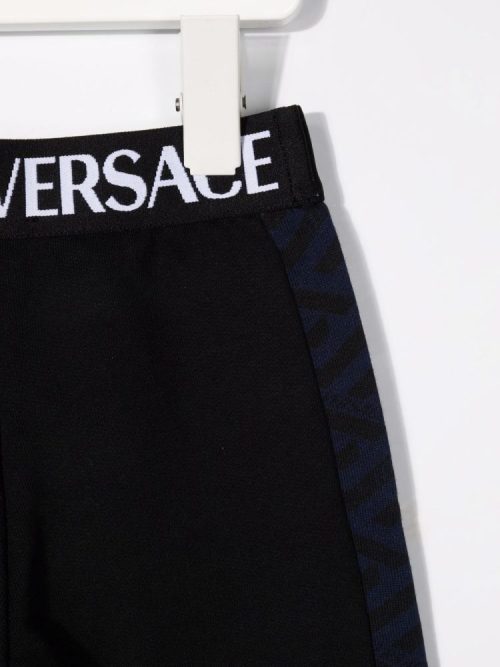 Versace3 1561cb81 16f1 46ca bb1a f2e24c7c6116