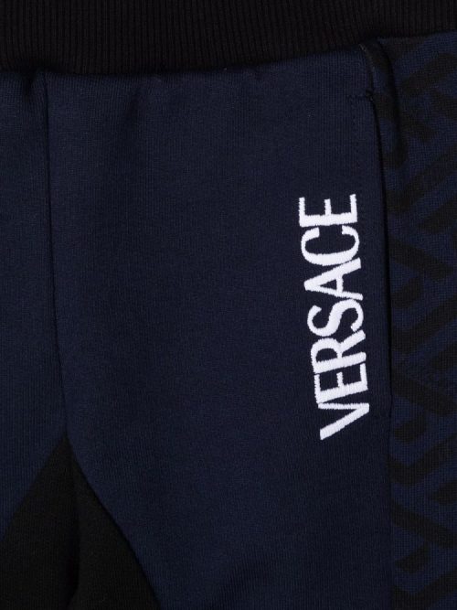 Versace3 4d19481d c5a5 4897 b034 a95498c41f17